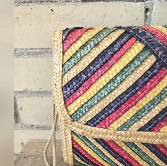 Vintage Rainbow Basket Bag - Picture 3 of 6